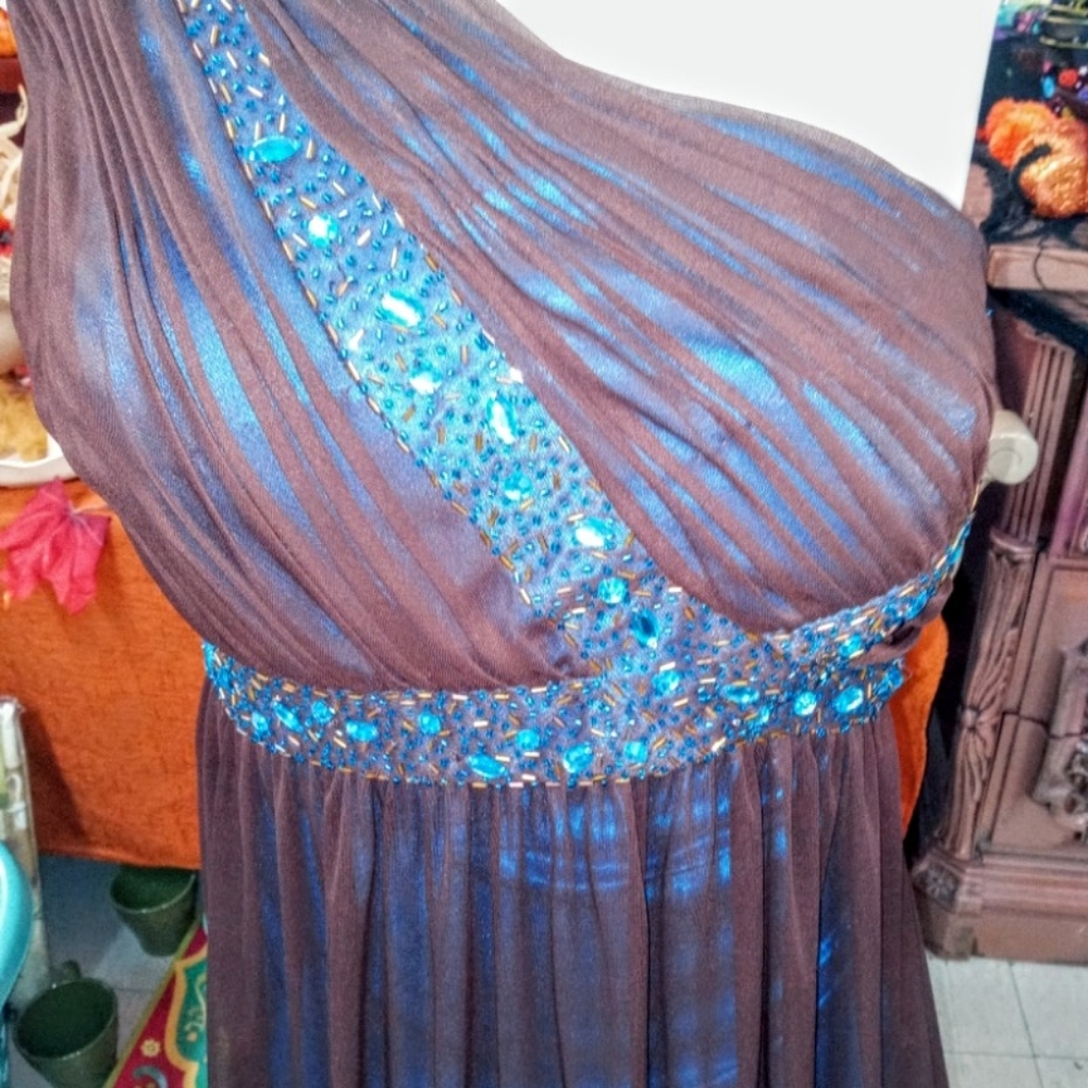 Plus size formals - Picture 4 of 16